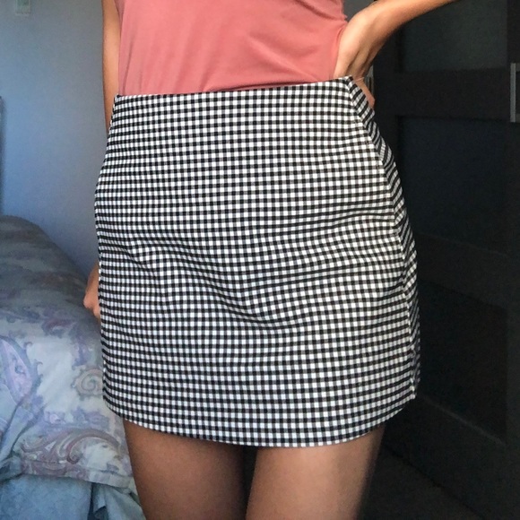UO Gingham Mini Skirt - Picture 2 of 3
